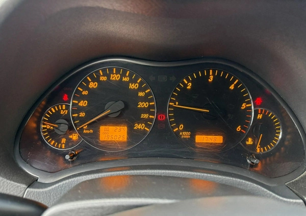 Toyota Avensis cena 13500 przebieg: 190000, rok produkcji 2003 z Sępopol małe 211